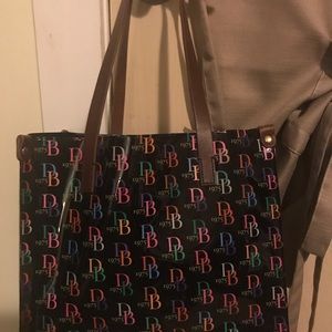 Dooney & Bourke Medium Shopper